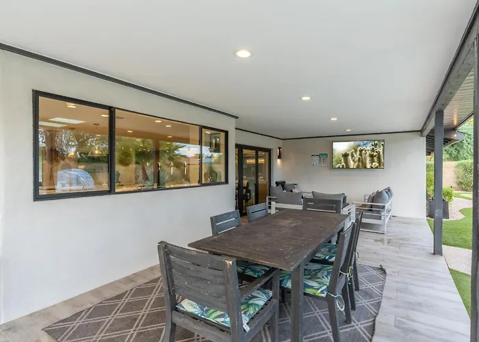 6 Bed Luxury Heated Pool Ferienhaus *