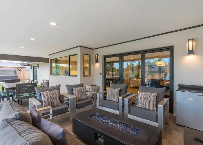 Ferienhaus 6 Bed Luxury Heated Pool