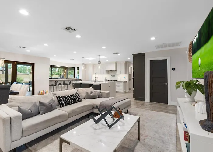 6 Bed Luxury Heated Pool * Phoenix