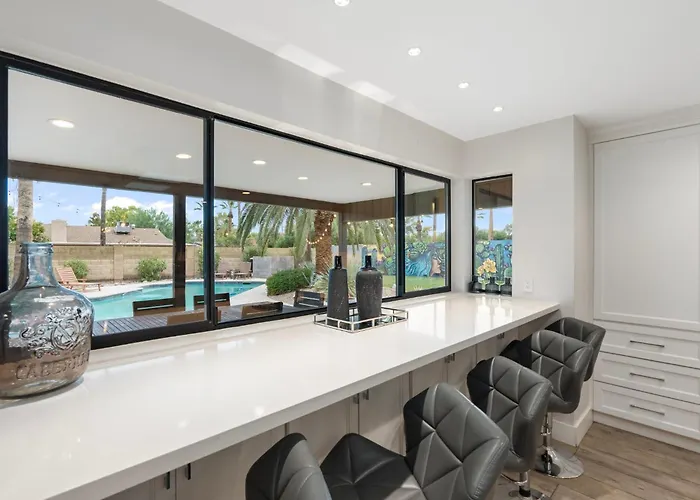 6 Bed Luxury Heated Pool